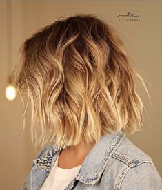 Balayage Hair Dark Blonde, Medium Balayage Hair, Lived In Hair, Balayage Hair Blonde Short, Balayage Hair Blonde Medium, Balayage Hair Blonde Long, Brunette Balayage Hair, Eyeliner Makeup, Beauty Photoshoot