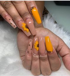 27 Most Beautiful Sunflower Nails For Summer - The Glossychic Sunflower Nail, Simple Sunflower, Sunflower Nail Art, Sunflower Nails, Nail Swag, Summer Acrylic Nails, Butterfly Nail, Beautiful Nail Designs, Yellow Nails