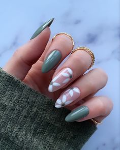 Almond Acrylic Nails Designs, Green Acrylic Nails, Green Nail Designs, Almond Nails Designs, Almond Acrylic Nails, Nail Swag, Pretty Acrylic Nails, Chic Nails, Short Acrylic Nails