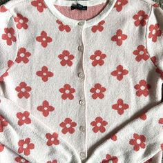 Nwt Wild Fable Retro Flower Button Up Cardigan. Size Small. Perfect Piece To Bring In Spring And Summer Retro Cotton Cardigan, Retro Cream Winter Cardigan, Retro Button-up Spring Cardigan, Vintage Floral Print Spring Cardigan, Winter Floral Print Button-up Outerwear, Long Open Cardigan, Button Up Cardigan, Knit Shrug, Flower Button