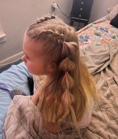 #cutehair #hair #bubblebraids Beaded Bubble Braids, Bubble Braid Hairstyles Pictures, Crimped Bubble Braid, Bubble Braids From The Top, Cute But Crazy Hairstyles, Color Guard Hairstyles Half Up, Bubble Braid Top Of Head, French Bubble Braid Half Up Half Down, Short Hairstyle Women Bubble Braid