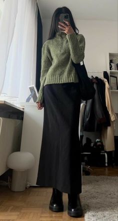 Ground Breaking Ceremony Outfit, Elegant Fits, 00s Mode, Black Skirt Outfits, Dream Fashion, Long Skirt Outfits, Future Wardrobe, Thrifted Outfits, 2024 Style