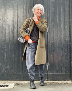 Zara Jumper, 60 Year Old Woman, Happy Saturday Everyone, Blundstone Boots, Inspiration For Women, Mode Hippie, Older Women Fashion, Men Streetwear, Streetwear Summer