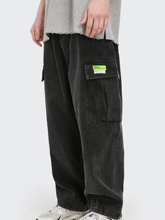 Men Letter Patch Cargo Jeans Oversized Baggy Jeans, Black Baggy Jeans, Baggy Jeans Outfit, Oversized Jeans, Baggy Clothes, Tapered Jeans, Jeans Online