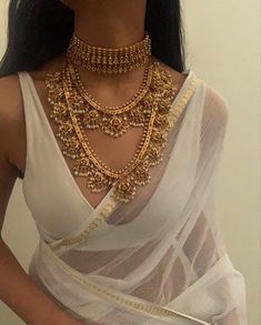 South Asian Aesthetic, White Saree, Indian Dresses Traditional, Foto Baby, South Indian Jewellery, Desi Wedding