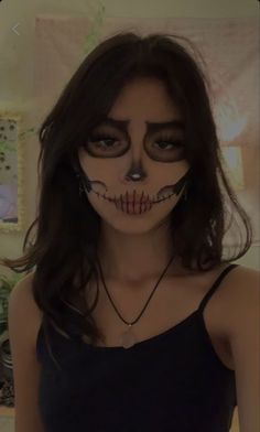 Beautiful Halloween Costume, Grunge Halloween Costume, Makeup Looks Halloween, Skull Halloween Makeup, Skeleton Face Paint, Halloween Maquillaje, Pelottava Halloween