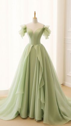 Gaun Tulle, Prom Dress Green, Graduation Dresses Long, Tulle Long Prom Dress, Dress Quinceanera, Green Tulle, Long Formal Dress, Prom Dress Inspiration, Ball Gowns Evening