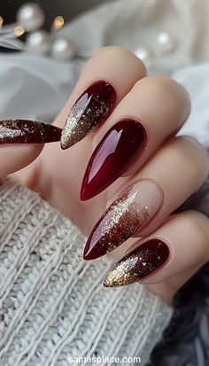 Burgundy Stiletto Nails Design, Nail Ideas Autumn 2024, Thanksgiving Nail Inspo Almond, Xmas Nails 2024, Moulin Rouge Nails, Maroon And Gold Nails Design, Burgundy And Gold Nails Acrylic, Winter Dip Nail Ideas, Burgundy And Gold Nail Designs