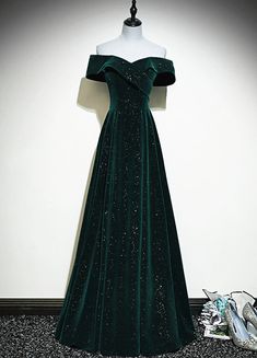 A-line Off Shoulder Green Velvet Simple Party Dress Outfits For Girls Green Dress Formal, Party Dress Green, Simple Party Dress, Forest Green Dresses, Green Wedding Dresses, Green Corset, Green Formal Dresses, Dark Green Dress, Green Prom