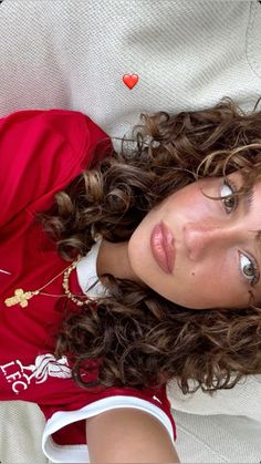 Belle procida✨🍂🤍 Curly Hair Photos, Peinados Fáciles Para Cabello Corto, Hair Routines, Curly Hair Cuts, Hair Photo