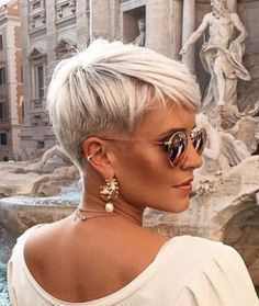 Blonde Pixie Hair, Pixie Haircut For Thick Hair, Blonde Pixie Haircut