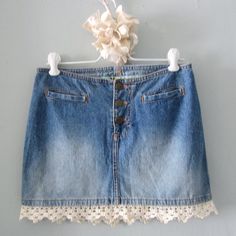 Casual Lace Bottoms With Patchwork, Casual Lace Patchwork Bottoms, Casual Lace Bottoms With Lace Patchwork, Fitted Cotton Bottoms With Lace Trim, Cute Lace Trim Bottoms For Spring, Spring Bottoms With Contrast Lace And Stretch, Fitted Lace Patchwork Skirt, Bohemian Skirt With Lace Trim, High-waist Cotton Bottoms With Lace Trim