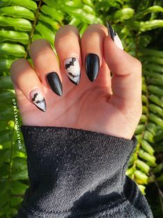 #halloween #nails #fall #nailart #spooky #nailsofinstagram #love #beauty #halloweencostume #fashion #october #photography #hair #pumpkin #nailswag #autumn #nailsonfleek #trickortreat #style #art #beautiful #travel #naildesign #photooftheday #instagood #halloweenmakeup #nailstagram #horror #naildesigns #scary Ongles Goth, Vampire Nails, Bat Nails, Nail Art Halloween, Witch Nails, Witchy Nails, Halloween Acrylic Nails, Cute Halloween Nails, Goth Nails