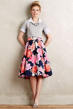 How's that for a pop of color??! -- Find more modest fashion inspiration via @modestonpurpose and on the blog at ModestOnPurpose.blogspot.com!! Style Victoria Beckham, Flare Skirts, Layered Short, Ladylike Style, Knee Skirt, Peplum Tops, Solid Skirt