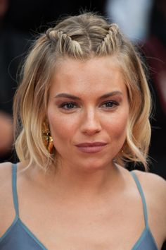 Sienna Miller Hair, Growing Out Bangs, Medium Hair Braids, Hair Evolution, Twisted Hair, Braid Inspiration, Medium Short Hair, Hair Braid, Sienna Miller