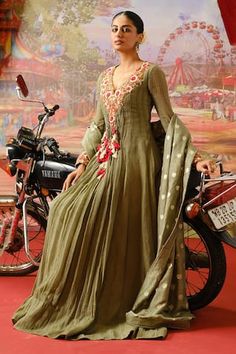 Green anarkali with floral thread embroidery on the yoke and tassel details. Paired with a embellished dupatta. - Aza Fashions Floral Thread Embroidery, Anarkali With Dupatta, Green Anarkali, Rhea Kapoor, Mira Rajput, Anushree Reddy, Sanya Malhotra, Embroidered Anarkali, Rohit Bal