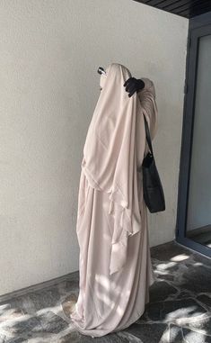 Hijabi Abaya, Mode Niqab, Niqab Fashion, Modesty Outfits, Modest Fashion Hijab, Muslim Outfits Casual, Muslim Fashion Hijab Outfits, Muslim Women Fashion, Muslim Fashion Hijab