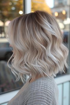 24 Long Choppy Bob Hairstyles for Blondes and Brunettes. Discover chic and edgy bob hairstyles perfect for both blondes and brunettes! 💇‍♀️✨ #ChoppyBob #HairInspiration Long Choppy Bob Hairstyles, Long Choppy Bob, Hairstyles For Blondes, Edgy Bob Hairstyles, Blonde Short Hairstyles, Blonde Long Bob, Bob Blond, Colour Hairstyles, Ash Blonde Short Hair