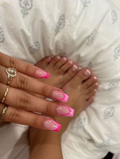 Summer nails are all about embracing vibrant colors, playful designs, and a touch of shimmer. Here are some popular summer nail trends to try out:
Bright Neon Shades: Neon colors like hot pink, electric blue, and neon green scream summer vibes. They're bold and eye-catching, perfect for sunny days.
Pastel Hues: Soft pastel shades like baby pink, mint green, and lavender are also popular for a more subtle,
summer nail 2024 trends summer nail summer 2024 nail simple summer nails summer chrome nail