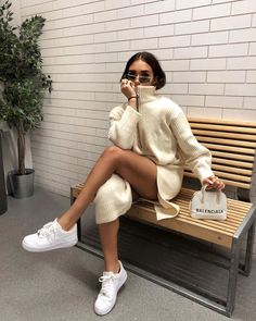 55.9k Likes, 278 Comments - Alicia Roddy (@lissyroddyy) on Instagram: “Ikea with the locations��” Looks Pinterest, Mode Inspo, Komplette Outfits, Looks Style, Mode Inspiration, Outfits Casuales, White Sneakers, Urban Fashion, Air Force 1