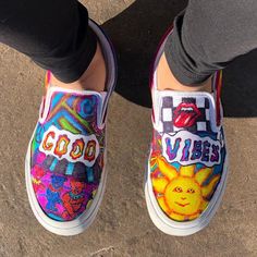 Vans Painted Shoes Ideas, Custom Slip On Vans, Vans Wallpaper, Sharpie Shoes, Slip On Vans