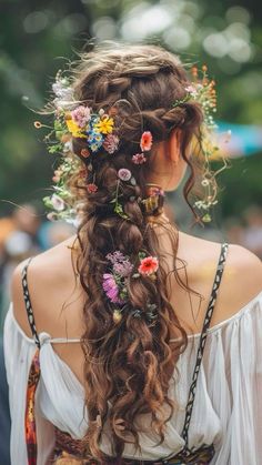 Short Bohemian Wedding Hair, Earthy Wedding Hairstyles, Boho Bride Hairstyles Braids, Wedding Hair Styles With Flowers, Hobbit Wedding Hair, Purple Hair Wedding Hairstyles, Boho Hairstyles Half Up Half Down, Bridal Hair Whimsical, Flower Hair Bride