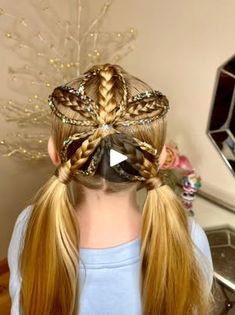 Snowflake Hairstyle, Delish Dinners, Hairstyle Accessories, Corn Rows, Anna Hair, Creative Hair, Holiday Snowflakes, Hair Kids