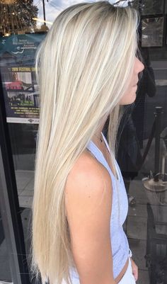 Blonde Hair Color All Over, Super Light Balayage, Blonde Hair With A Hint Of Pink, Natural Blonde With Platinum Highlights, Teenage Blonde Hair, Hair Inspo Color Platinum Blonde, Bright Blonde Summer Hair 2023, Bright Blonde Balayage Straight Hair, Platinum Highlights On Blonde Hair Natural