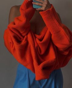 Aesthetic Orange, Orange Aesthetic, Inspiration Instagram, Orange Sweaters, Model Poses, Instagram Aesthetic, Well Dressed, Casual Outfit