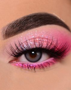 This blog post is full of gorgeous glitter eyeshadow inspiration for every occasion. Discover 35 looks using shades like golden, purple, pink, peachy glitter and more. Get ready to light up your eyes with sparkly and shimmering shadows that will turn heads whether you go out or dress up just for fun. Glitter makeup has never been so stylish and colorful! #glittermakeup #glittereyeshadow #sparklyeyes #goldeneyes #purpleyes #pinkmakeup #peachmakeup #blueeyes #silvereyes #colorfuleyes Pink And Red Eyeshadow Looks, Pink Eyeshadow Ideas, Makeup Neon, Eye Makeup Glitter, Iconic Makeup, Pink Eyeshadow Look, Sparkly Eyeshadow, Under Eye Makeup, Drag Make-up