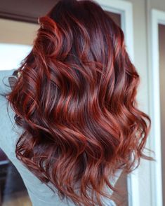 Purplish Base with Red Balayage Brunette Hair Copper, 2 Toned Red Hair, Red Foils, Red Highlighted Hair, Medium Brown With Red Highlights, Red Hair With Blonde Highlights Dark, Dark Auburn Hair With Highlights, Highlights For Red Hair, Brown Red Balayage