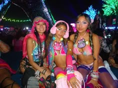 care bears at edc 💓💜💓 It truly was a magical experience, one of the biggest reminders to always spread love :’) Outfits For Fairs Summer, Early 2000s Rave Fashion, Care Bear Rave Outfit, Bass Canyon Outfits, Beach Rave Outfit, Edc Las Vegas Outfits, Rave Outfits Pink, Rave Baddie, Edm Outfits Rave