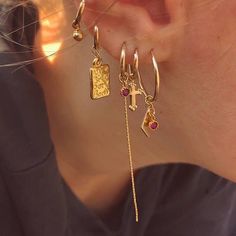 @Brandoswifeey Tragus Piercing, Jewellery Gold, Jewelry Inspo, Ear Jewelry, Pretty Jewellery, Gold Hoop, Gold Hoop Earrings, Piercing Jewelry, Cute Jewelry