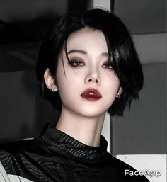 Yeonjun Female Version, Yeonjun Genderbend, Masculine Makeup Woman, Yeonjun Photocard, Beaded Neckalce, Romantic Makeup, Emo Men, Make Up Inspo, Hairstyle Look