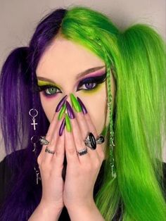 Halloween Hair Dye, Cowgirl Hair, Weird Haircuts, Neon Green Hair, 2024 Hair Color