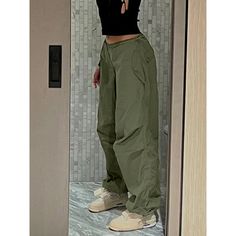 Add comfort to your lifestyle with these Casual Baggy Wide Leg Sweatpants. These pants are non-stretchable and durable as well. These are loosely designed to provide you comfort and relaxation for the whole day. The solid pattern of these pants makes them more alluring and demanding as well. These are made up of premium cotton fabric and are available in many different color options. Specification: Age: 18-24 Waist Type: Low Decoration: Pockets Elasticity: Non-Stretch Fabric Type: Woven Pattern Green Parachute Pants, Streetwear Cargo Pants, Sweatpants Streetwear, Cargo Pants Streetwear, Tech Pants, Casual Cargo Pants, Baggy Sweatpants, Shirt Dress Summer, Streetwear Mode