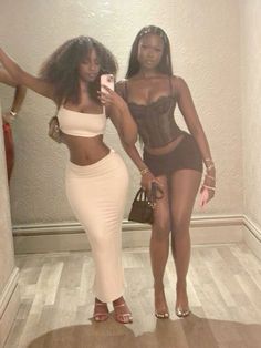 Black Baddies Outfit, Brazilian Outfits, Brazilian Clothes, Clubbing Outfits, Birthday Fits, Streetwear Fashion Women, Cute Simple Outfits