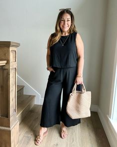 28 Summer Outfits - The Recruiter Mom Midsize Office Outfit Summer, Midsize Dress Outfit, Humid Weather Outfit, Casual Outfits Midsize, Dress Travel Outfit, White Dress Wedding Guest, Summer Wineries Outfit, Midsize Outfits Summer, Curvy Mom Outfits