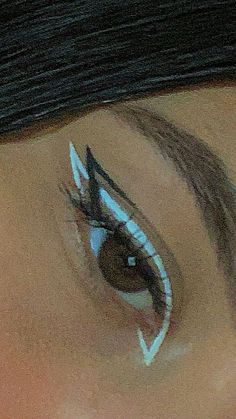 White Eyeliner Makeup, Eyeliner Ideas, Eyeliner Designs, Cute Eye Makeup, Graphic Makeup, Graphic Eyeliner, Eye Makeup Pictures, Pinterest Makeup, Makijaż Smokey Eye