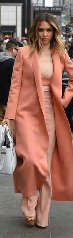 Estilo Blair Waldorf, Hair Color Pastel, Trendy Hair Color, Spring Fashion Trends, Pink Pants, Jessica Alba, Pink Outfits, Fall Fashion Outfits, Street Chic