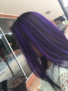 Black W Purple Highlights, Lilac Hair Highlights On Black Hair, Hair Dye Purple Highlights, Purple Hair With Purple Highlights, Hair Color Streaks Purple, Purple Chunky Highlights Black Hair, Purple Highlighted Hair