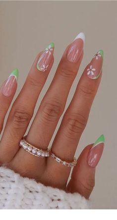 Beach Nail, Modern Nail Art, Nail Color Trends, Glittery Nails, Spring Nail Trends, Elegant Nail Designs, Red Nail Designs, Best Nail Art Designs, Top Nail