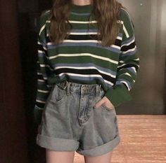 Ulzzang Fashion Casual, Girls Spring Fashion, Look 80s, Grey Denim Shorts, Vogue Australia, Ulzzang Fashion, Indie Outfits, 2019 Fashion