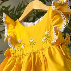 Crochet A Crop Top, Frocks For Kids, Baby Summer Dresses, Embroidery Fashion Detail, Crochet Baby Dress Pattern