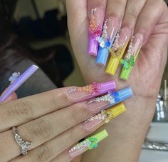 Summer Spring Nails, Colour Butterfly, Press On Nail Designs, Flare Nails, Nail Art Spring, Bling Nail Art, Rainbow Nails Design, Duck Feet