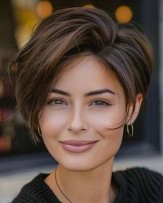 Long Face Haircuts, Sassy Haircuts, Stylish Short Haircuts, Long Face Hairstyles, Medium Curly Hair Styles, Pixie Hair, Long Faces, Haircut For Thick Hair, Haircuts For Fine Hair