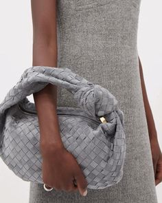 Grey Accessories Aesthetic, Mini Jodie Outfit, Bottega Veneta Aesthetic, Bottega Veneta Bag Outfit, Jodie Bottega, Bottega Mini Jodie, Gift Ideas Minimalist, Bv Jodie, Bottega Jodie