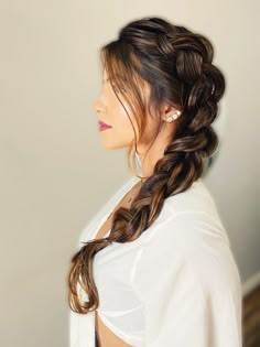 Bride Side Braid Hairstyles, Dressy Braids, Side Braid Prom Hair, Wedding Hair Side Braid, Elegant Side Braids For Long Hair, Side Braid Wedding Hair, French Braid For Wedding Indian, Mermaid Side Braid Wedding Hair, Bridesmaid Hair French Braid