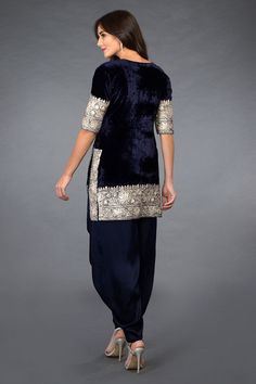 Fashion Photoshoot Ideas, Peplum Suit, Dhoti Salwar, Velvet Suit Design, Salwar Pants, Pakistani Women Dresses, Dhoti Pants, Indian Bridal Wear