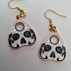 Gorgeous skull planchette earrings 🖤 Measuring approx 3cmx3cm the beautifully detailed planchette is lightweight and hanging on gold plated lead and nickel free earring hooks 🖤  Perfect earrings for any occasion 🖤 Gold Skull Earrings Nickel Free, Gold Gothic Earrings As Gift, Earrings Gothic, Skeleton Earrings, Ghost Earrings, Gothic Earrings, Nickel Free Earrings, Halloween Earrings, Earring Hooks